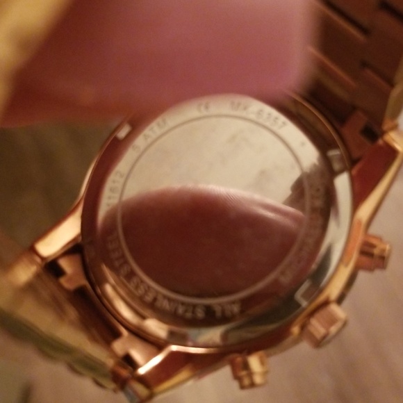 Flash sale?Authentic Michael Kors rose gold watch main image 4
